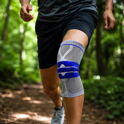 kniebandage orthopaedisch grau im einsatz beim joggen