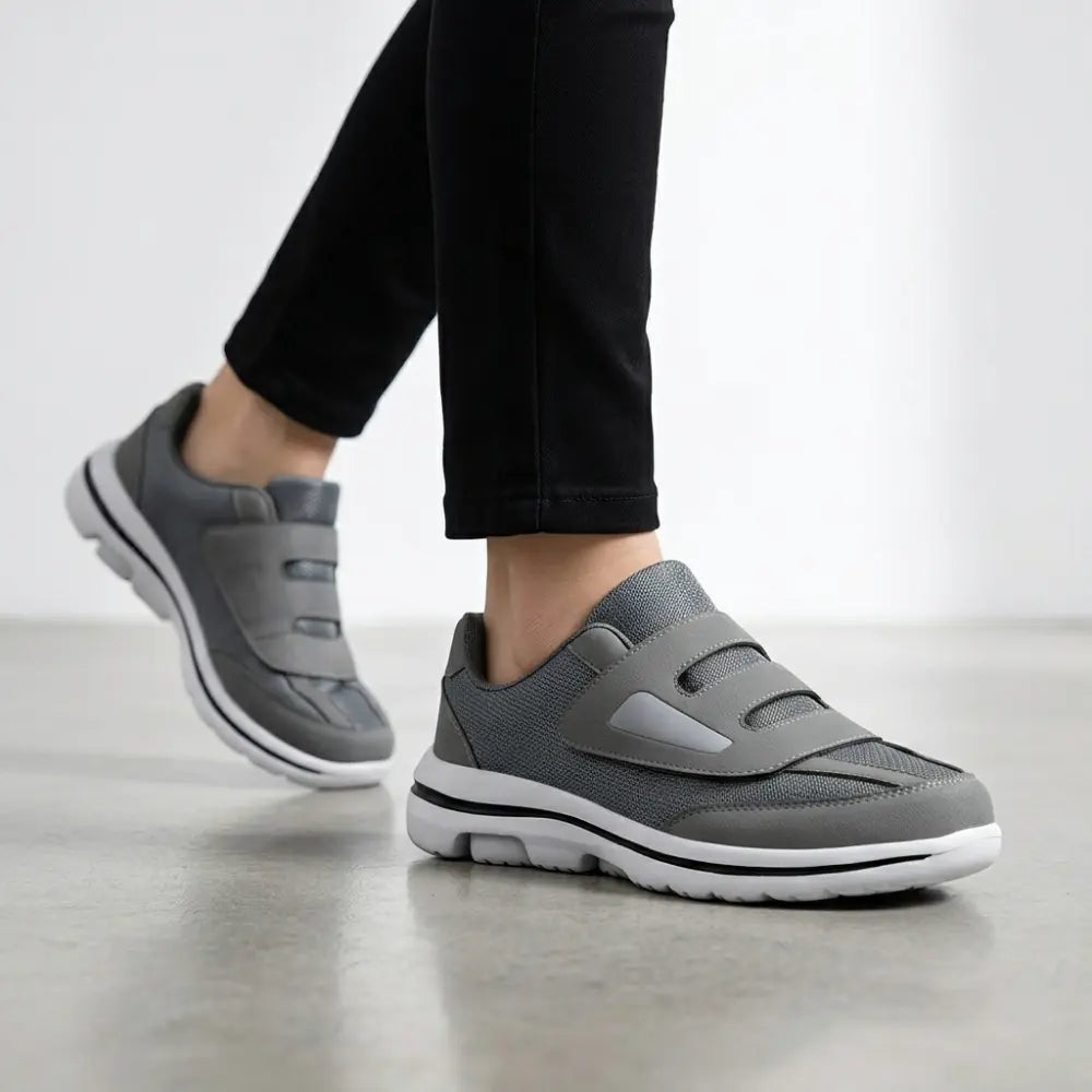 orthopaedische schuhe breite fuesse grau klettverschluss situation