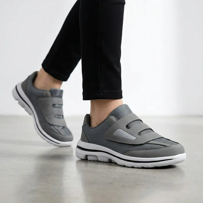 orthopaedische schuhe breite fuesse grau klettverschluss situation